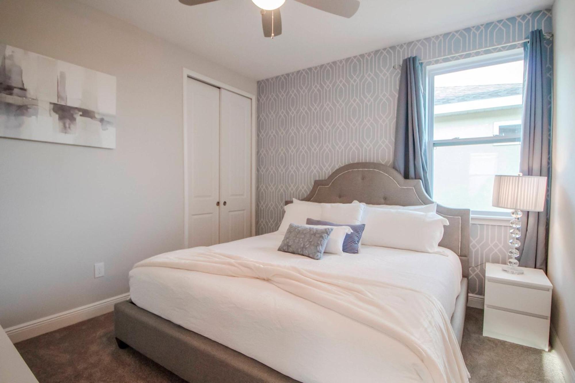 Encore 6 Bedroom Vacation With Pool Holiday home